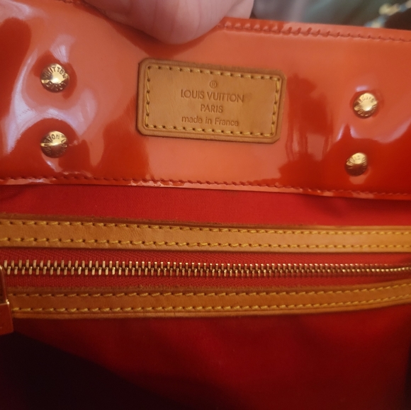 Louis Vuitton Red vernis tote monogram bag GUC - Picture 12 of 16
